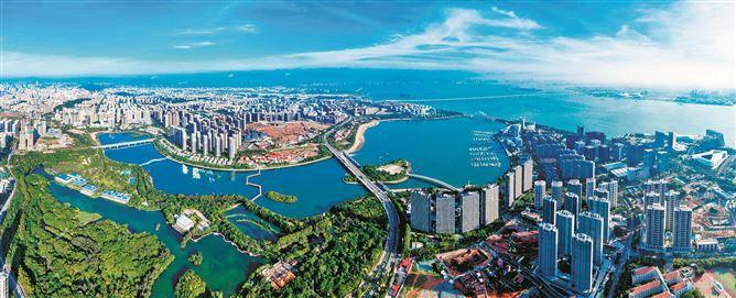 廈門市持續(xù)深入打好污染防治攻堅戰(zhàn)，圖為五緣灣美景。記者 黃嶸攝