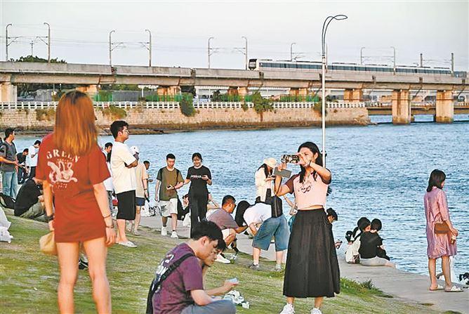 集美全方位打造“青年友好型城區(qū)”，讓青年與城市“雙向奔赴”，共創(chuàng)精彩未來。