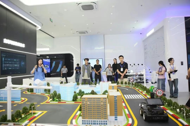 現(xiàn)場(chǎng)參觀