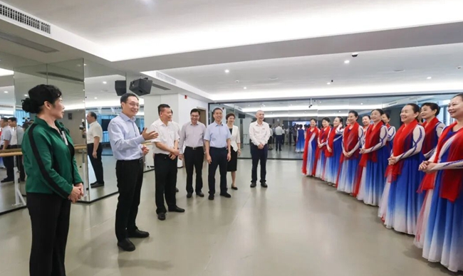 調(diào)研現(xiàn)場。黃嶸攝