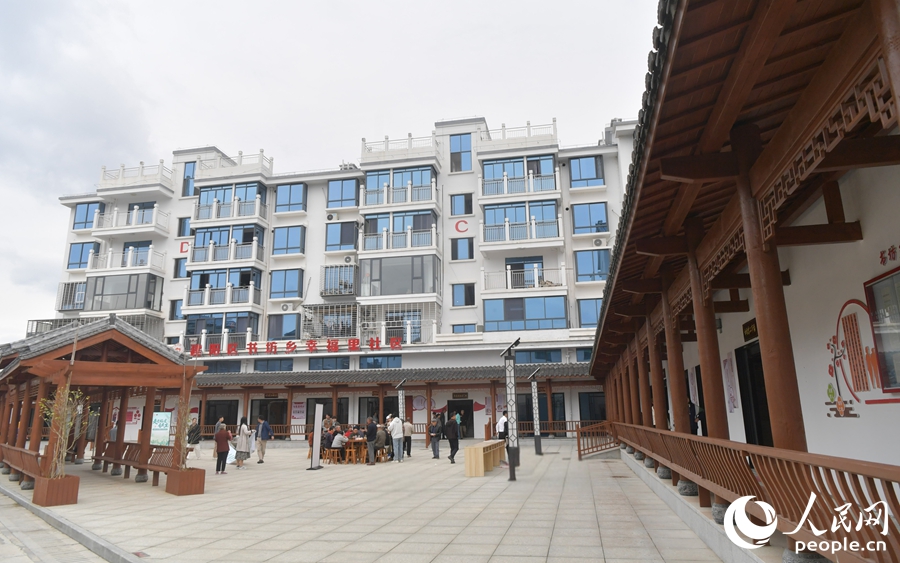 書坊鄉(xiāng)“幸福里”社區(qū)一角。人民網(wǎng)記者 李昌乾攝