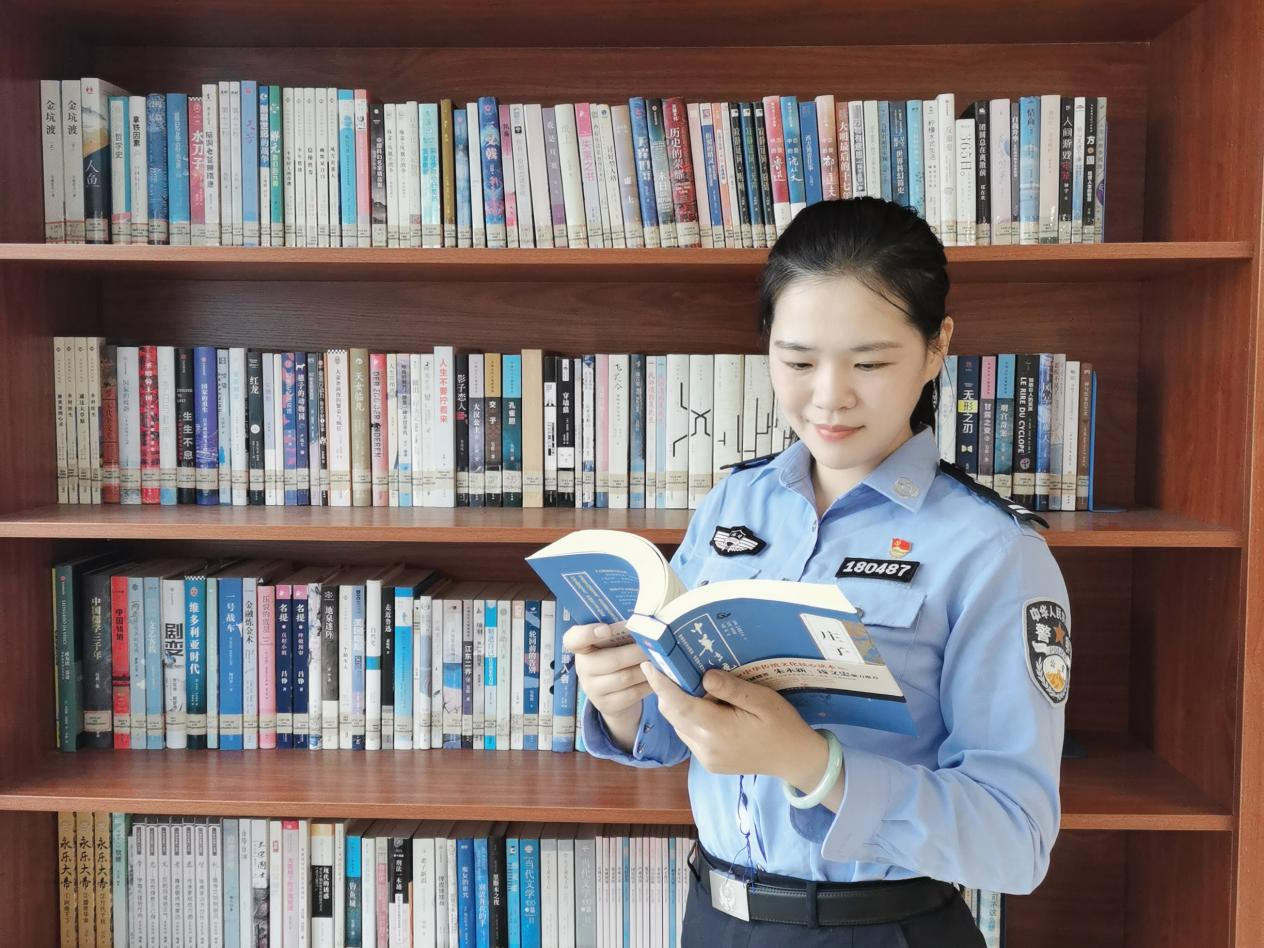 福州市連江縣公安局一級警長柳芊芊。受訪者供圖