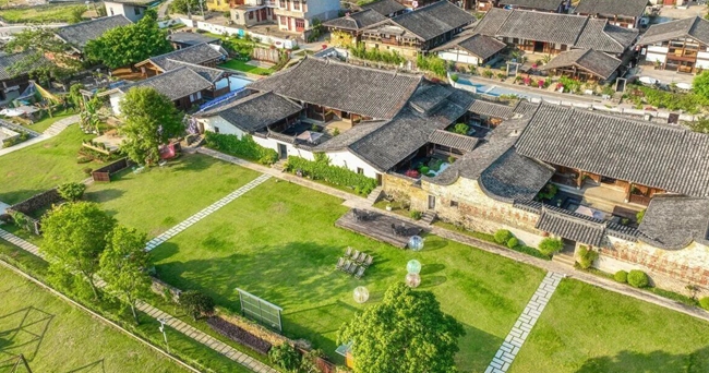 丹陽(yáng)鎮(zhèn)七星臺(tái)景區(qū)（三落厝藝術(shù)區(qū)）。