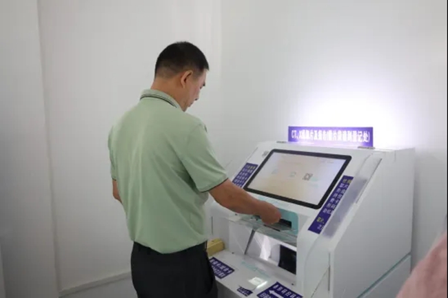 “云膠片”系統(tǒng)讓異地就醫(yī)不再受“膠片束縛”。長樂區(qū)融媒體中心供圖