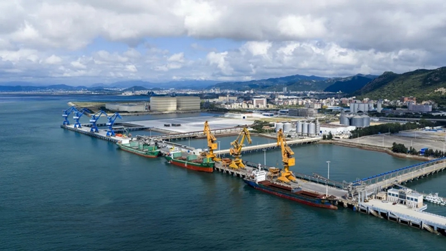 福州港松下港區(qū)元洪作業(yè)區(qū)1-2號泊位工程為“兩國雙園”產(chǎn)業(yè)發(fā)展提供有力的物流運(yùn)輸保障