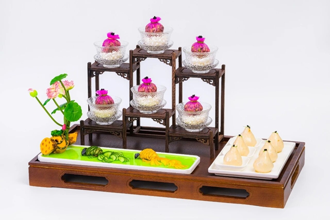 “吉祥三寶”獲特色菜（小吃類(lèi)）銀獎(jiǎng)