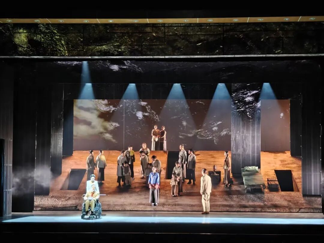 演出現(xiàn)場。