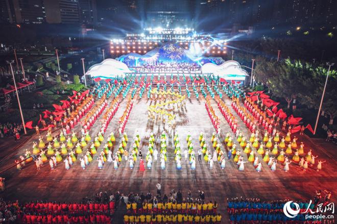 “龍飛鳳舞”非遺嘉年華。龍巖市融媒體中心供圖