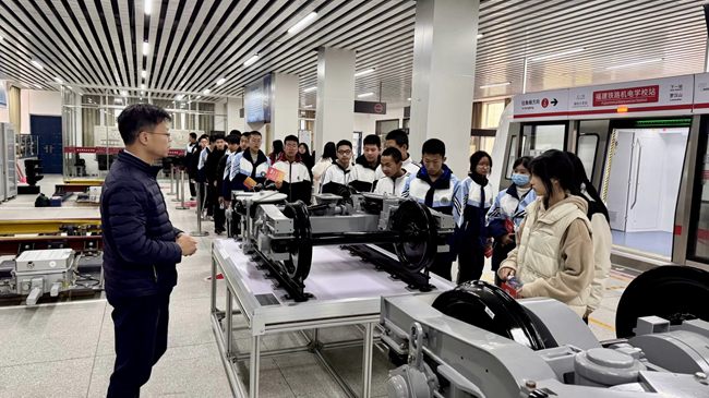 開(kāi)展“自強(qiáng)弘毅 福開(kāi)助你成長(zhǎng)”活動(dòng)