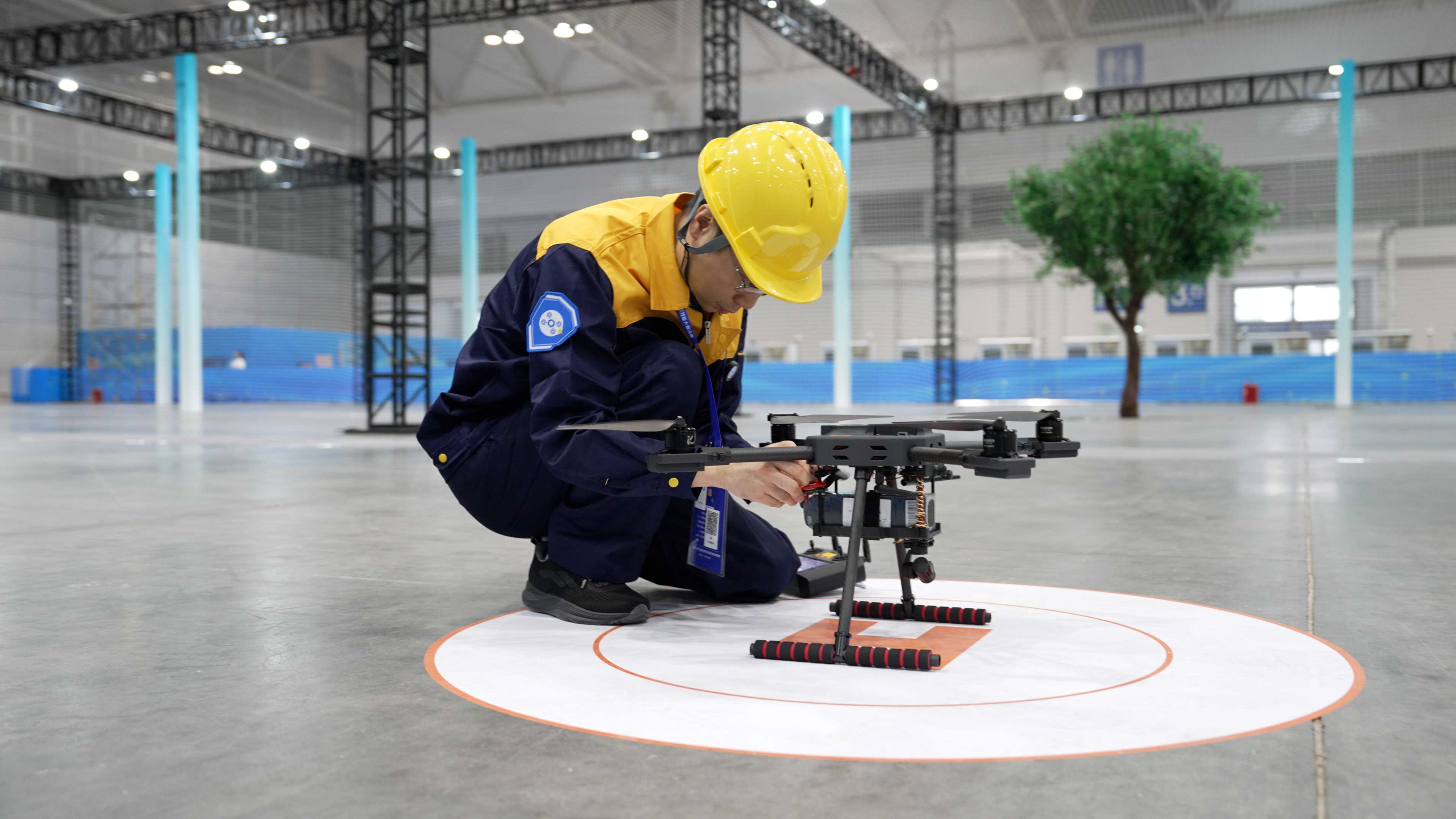 無人機裝調檢修工工種決賽。主辦方供圖