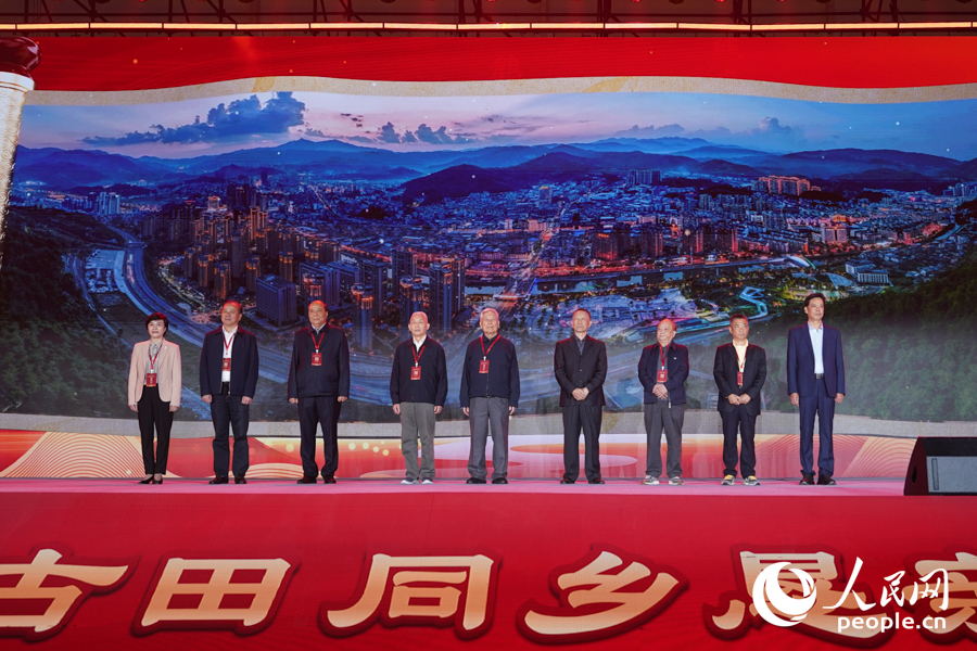 致敬環(huán)節(jié)。實習生 鄭舒塵攝