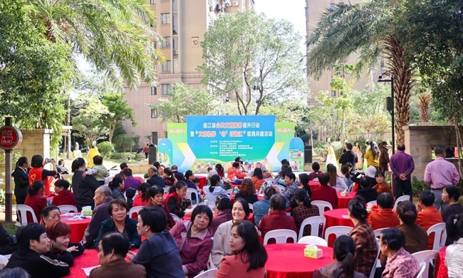 熱鬧的活動(dòng)現(xiàn)場(chǎng)