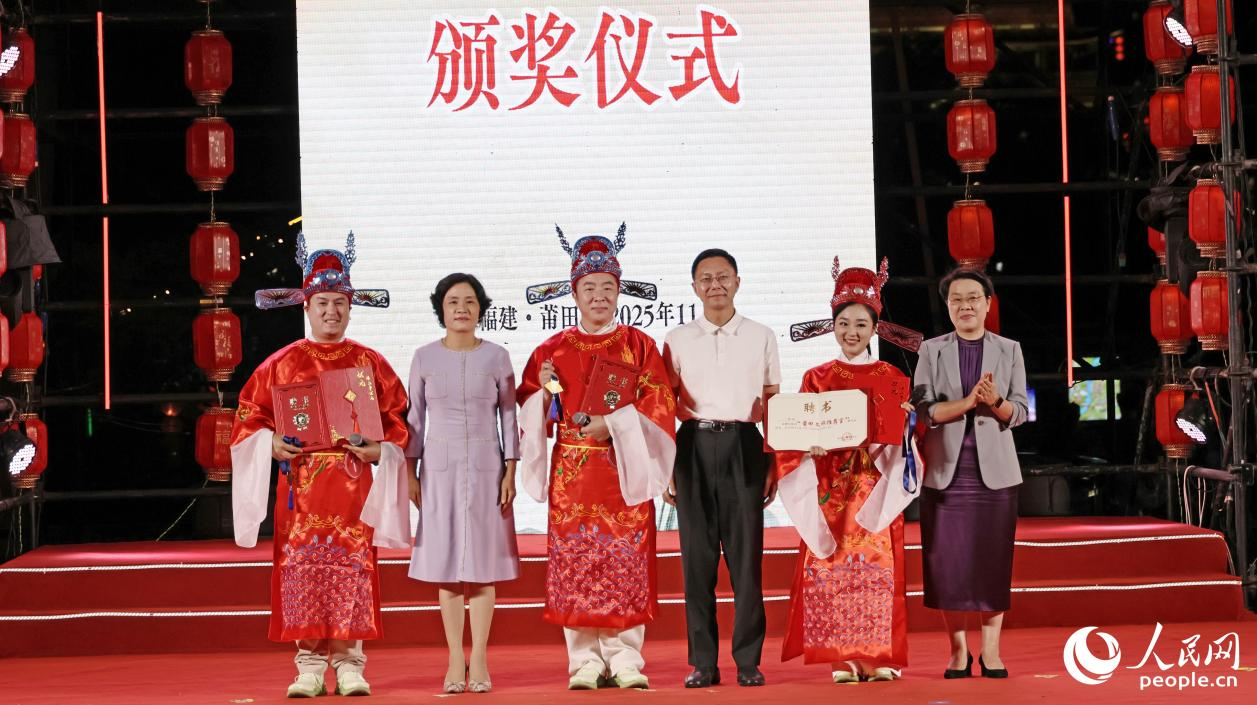 “狀元樓上爭狀元”總決賽三甲頒獎儀式。人民網(wǎng)記者 李昌乾攝