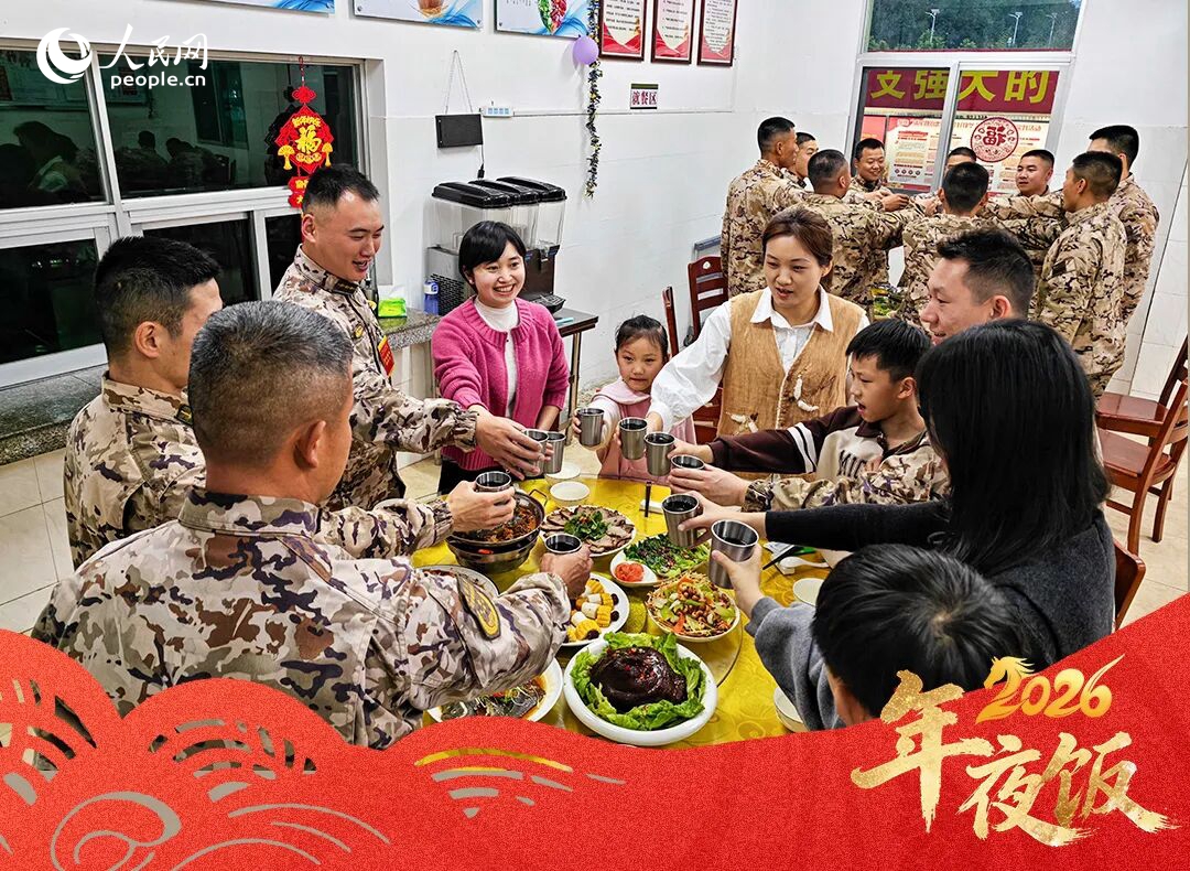 此刻我們?cè)谖渚髦ш?duì)。王康漢供圖