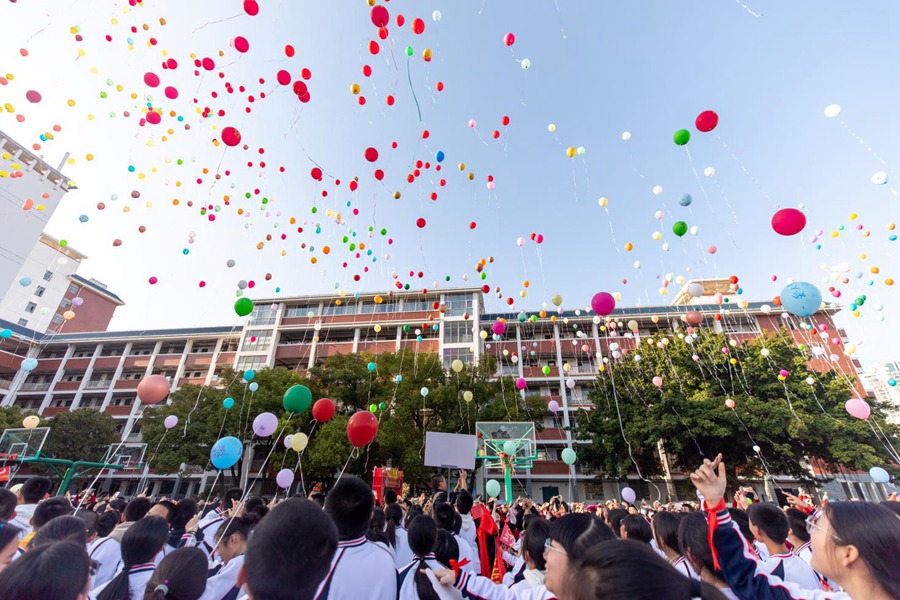 “四儀八禮”中的初三學(xué)生青春儀式現(xiàn)場(chǎng)。莆田擢英中學(xué)供圖