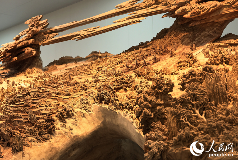 莆田木雕“刻活”京杭大運(yùn)河。人民網(wǎng)記者 李昌乾攝