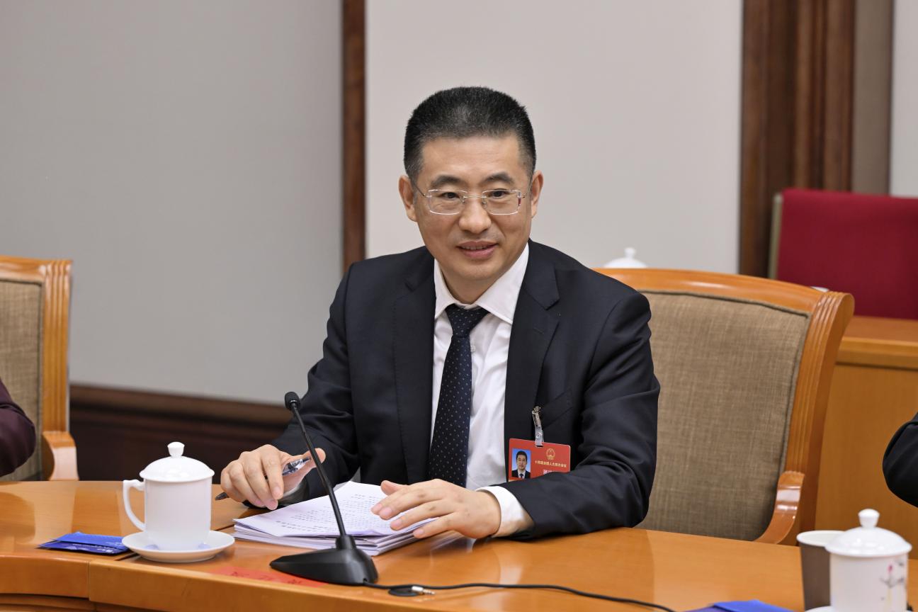 全國人大代表，福建省平潭綜合實(shí)驗(yàn)區(qū)黨工委副書記、管委會主任黃建波。受訪者供圖